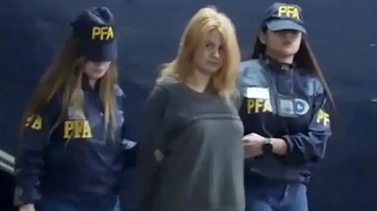 Momento-de-la-detencion-de-Brenda-Uliarte-en-la-estacion-Palermo-762x428