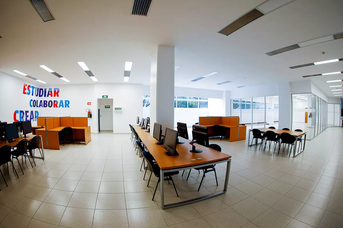 Bibliteca La Salle MX 4 PC