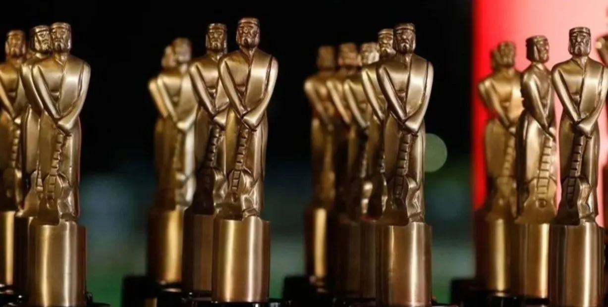 DP02u7DT6_1256x620__2