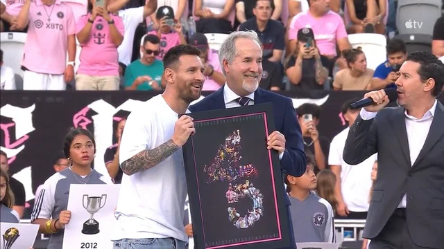 Messi homenaje