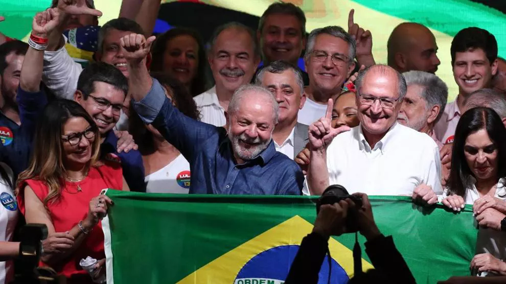 lula-celebra-su-victoria-en-las-elecciones-de-brasil.r_d.720-405