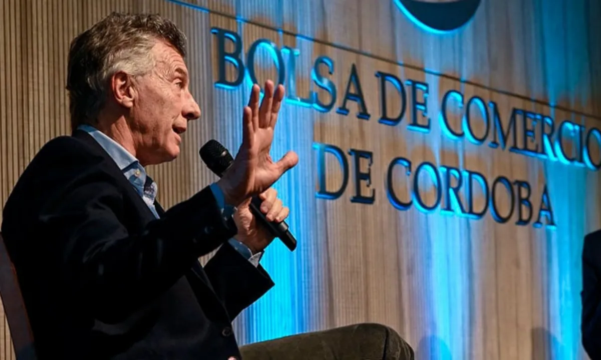 Mauricio-Macri-diserta-en-la-Bolsa-de-Comercio-de-Cordoba (1)